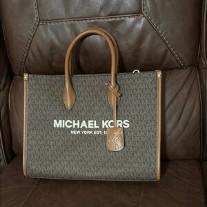 NWT Michael Kors Brown Tote Bag with Gold Accents
